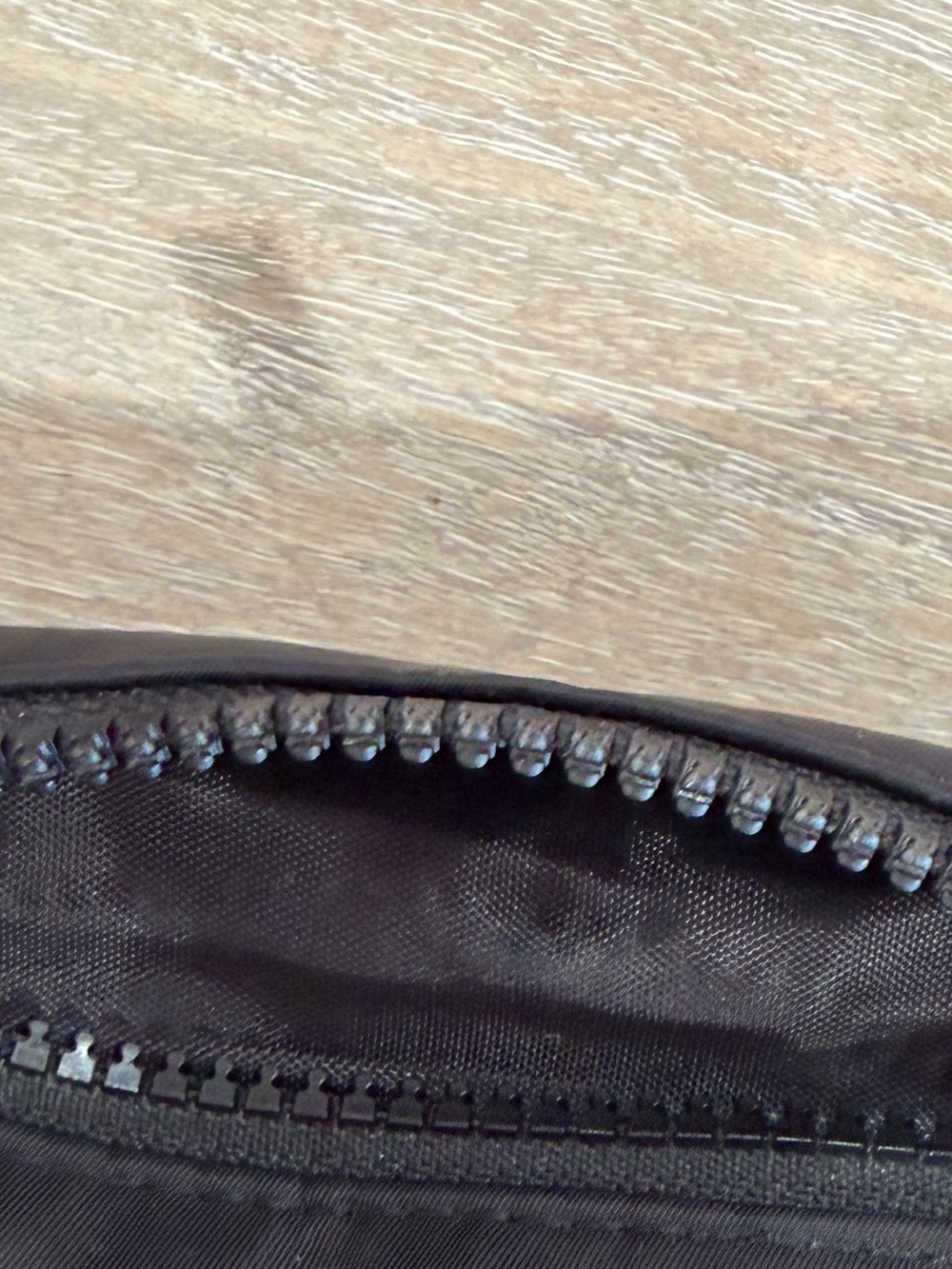 ALO Yoga Belt Bag - Picture 7 of 10